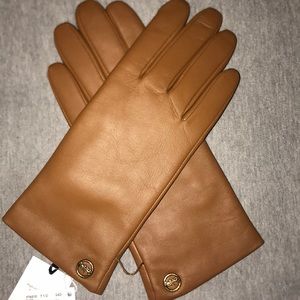 Coach gloves